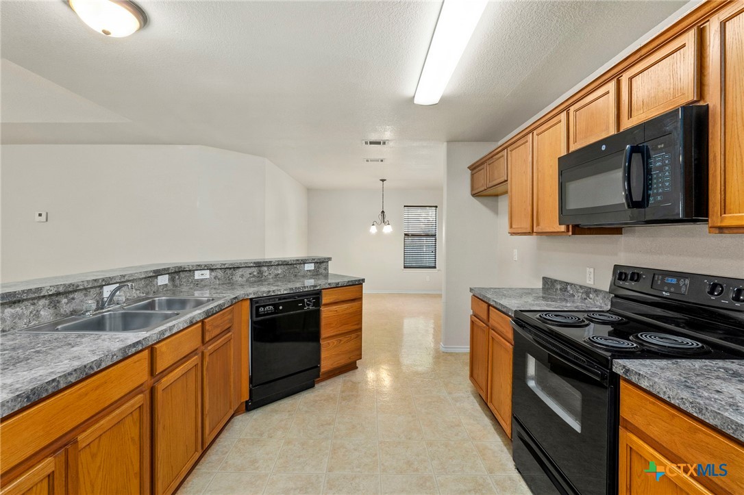 3435 Sabrina Street Property Photo 6