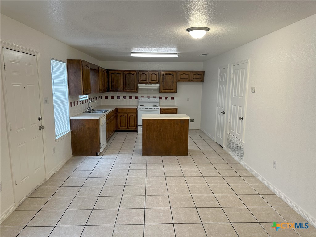 3204 Pecan Valley Drive Property Photo 9