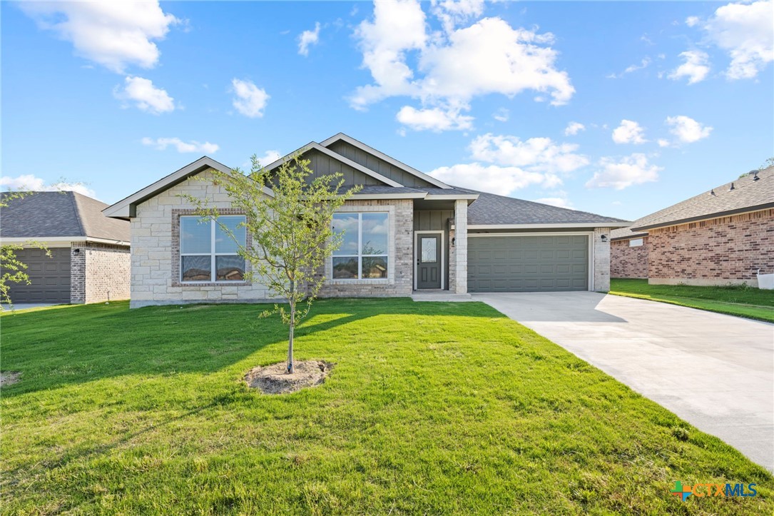 2528 Cowgirl Trail Property Photo 1