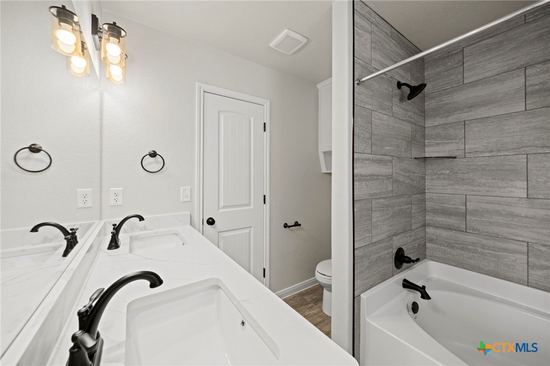 2528 Cowgirl Trail Property Photo 23