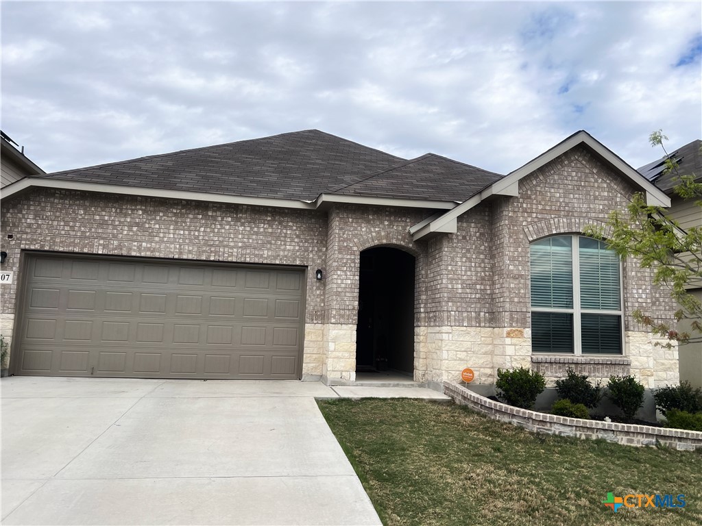 6807 Comanche Post Property Photo 1