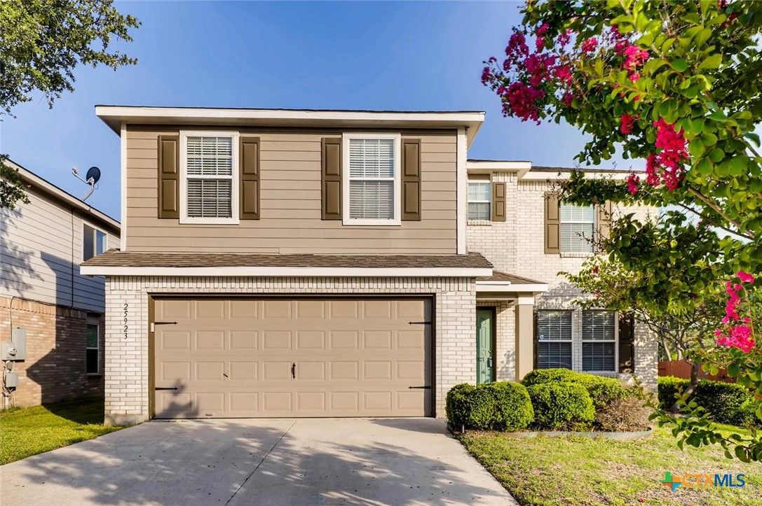 25923 Torch Lily Property Photo 1