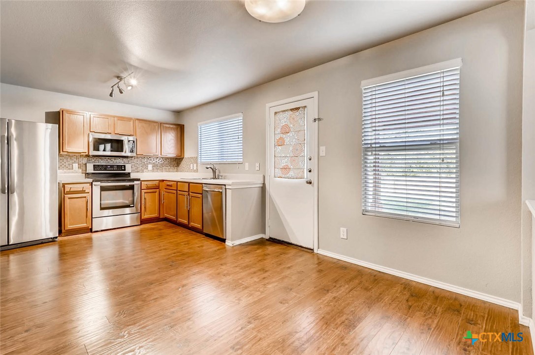 25923 Torch Lily Property Photo 3