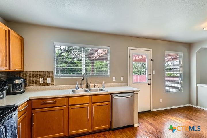 25923 Torch Lily Property Photo 9