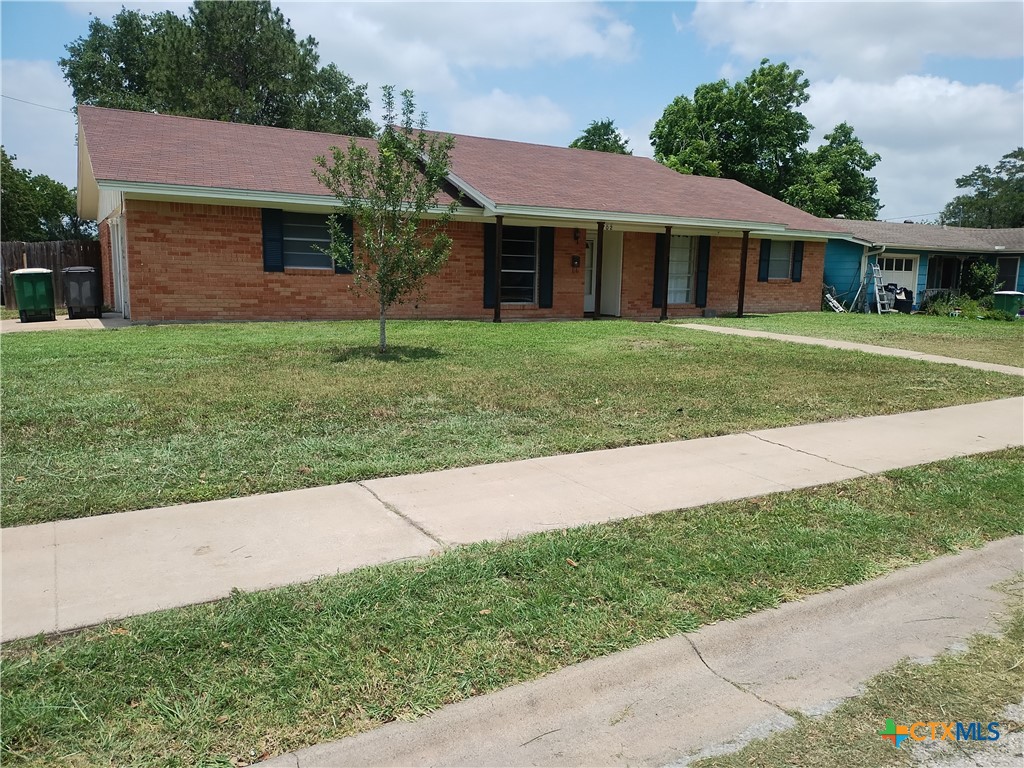 702 Fern Lane Property Photo 2