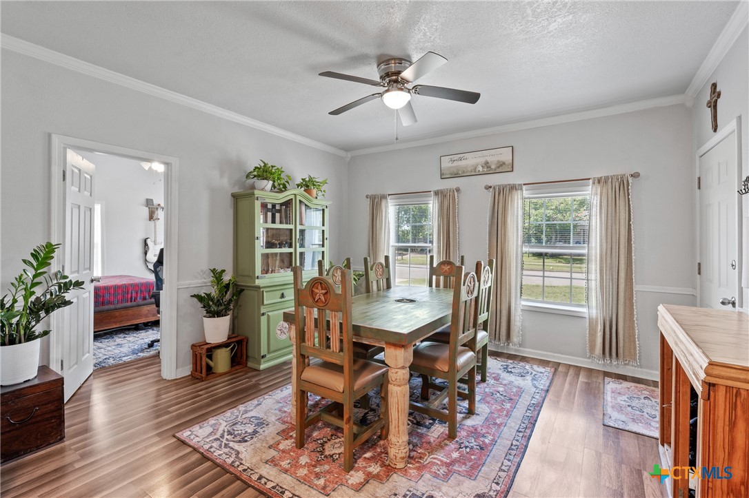 1107 Waco Street Property Photo 5