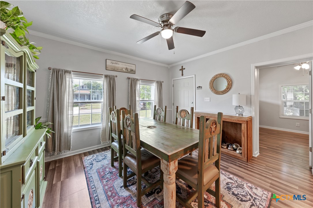 1107 Waco Street Property Photo 6