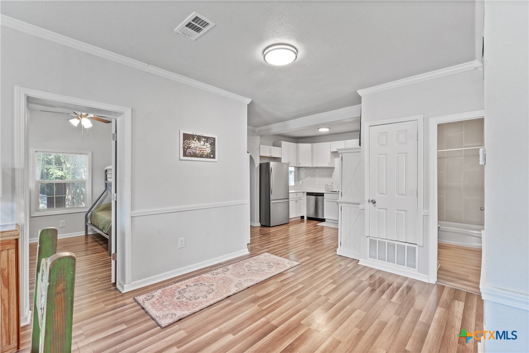 1107 Waco Street Property Photo 7