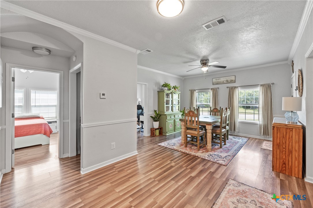 1107 Waco Street Property Photo 8
