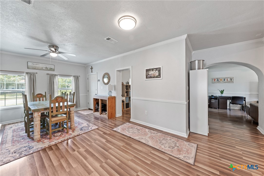1107 Waco Street Property Photo 9