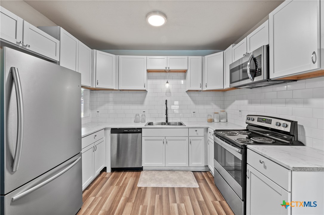 1107 Waco Street Property Photo 10