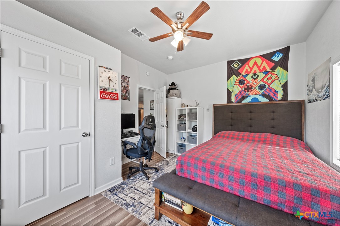 1107 Waco Street Property Photo 15