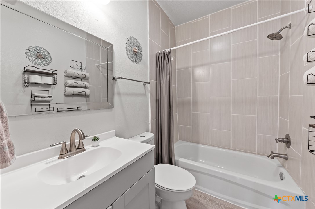 1107 Waco Street Property Photo 16