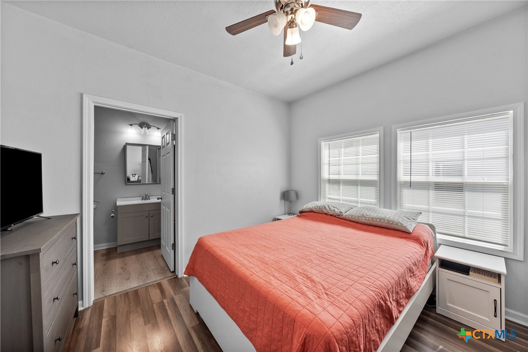 1107 Waco Street Property Photo 17