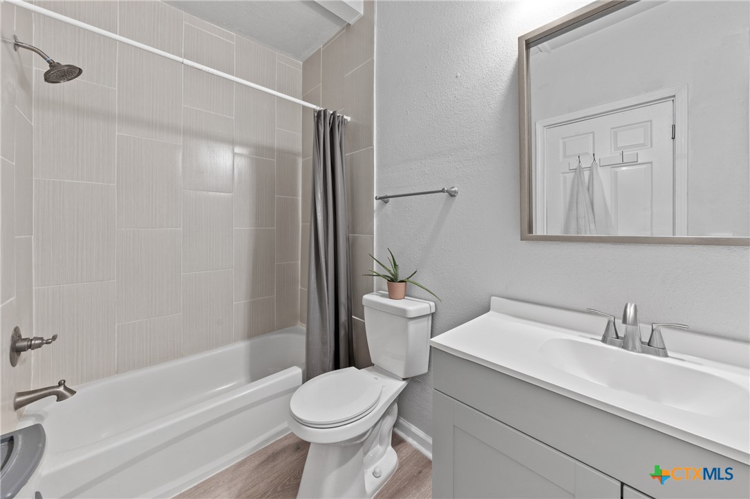 1107 Waco Street Property Photo 18