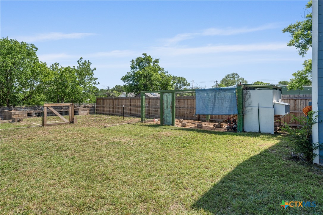 1107 Waco Street Property Photo 20