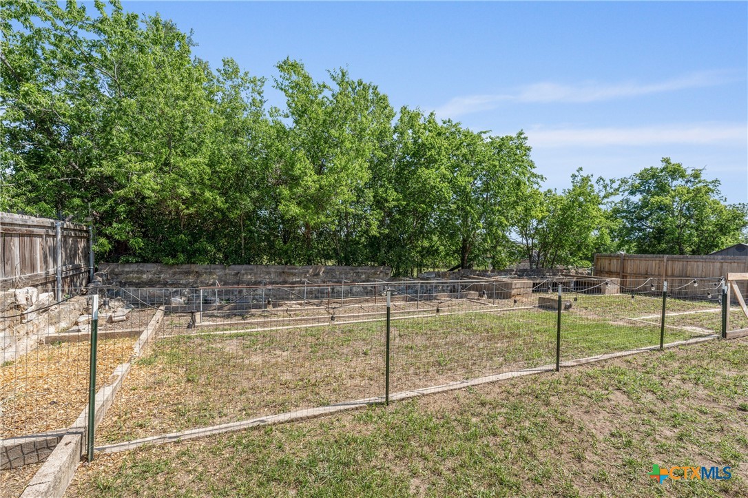 1107 Waco Street Property Photo 21