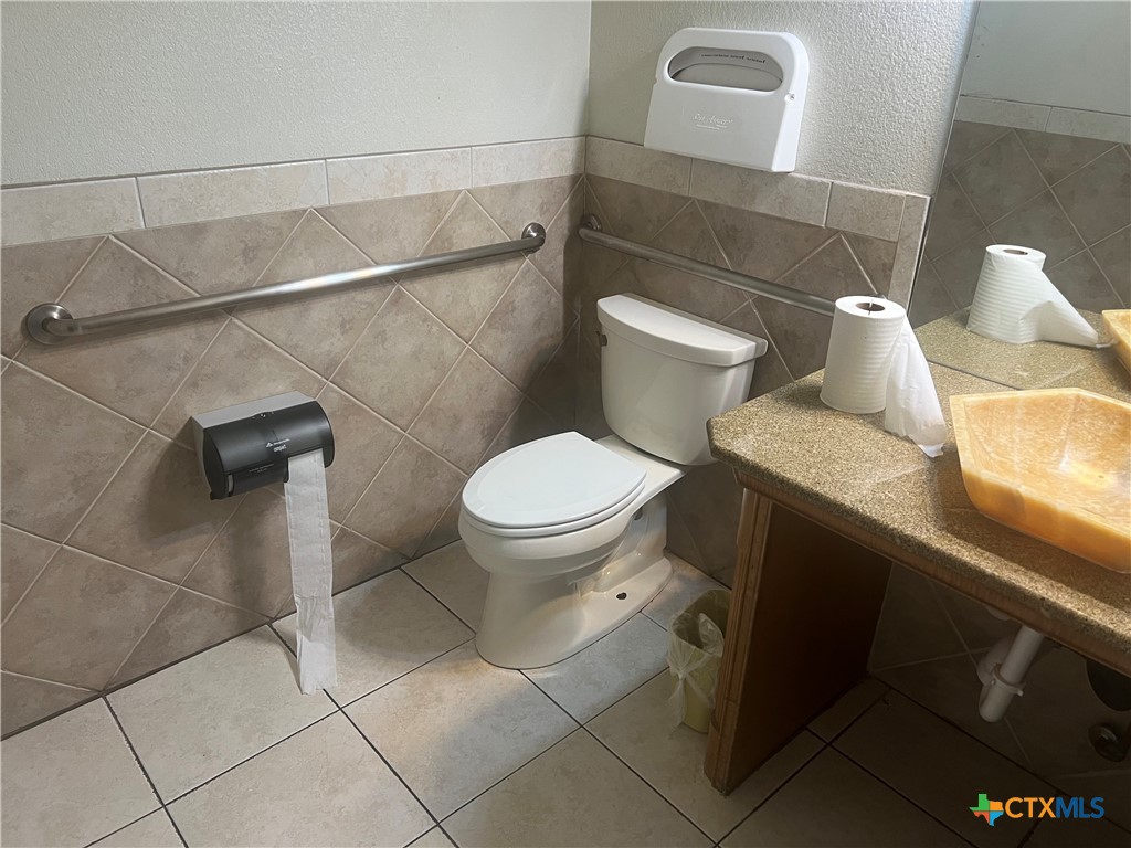 2025 Memory Lane 400a Property Photo 19