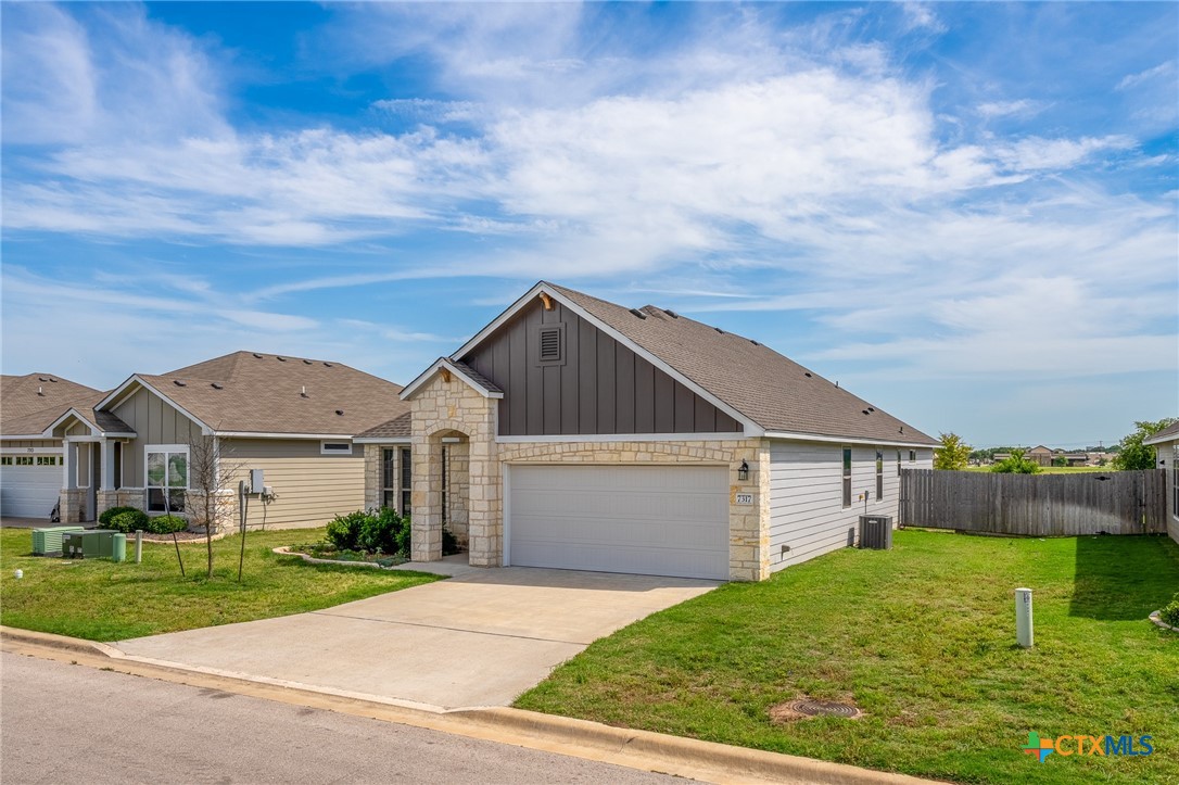 7317 Buffalo Grass Drive Property Photo 2