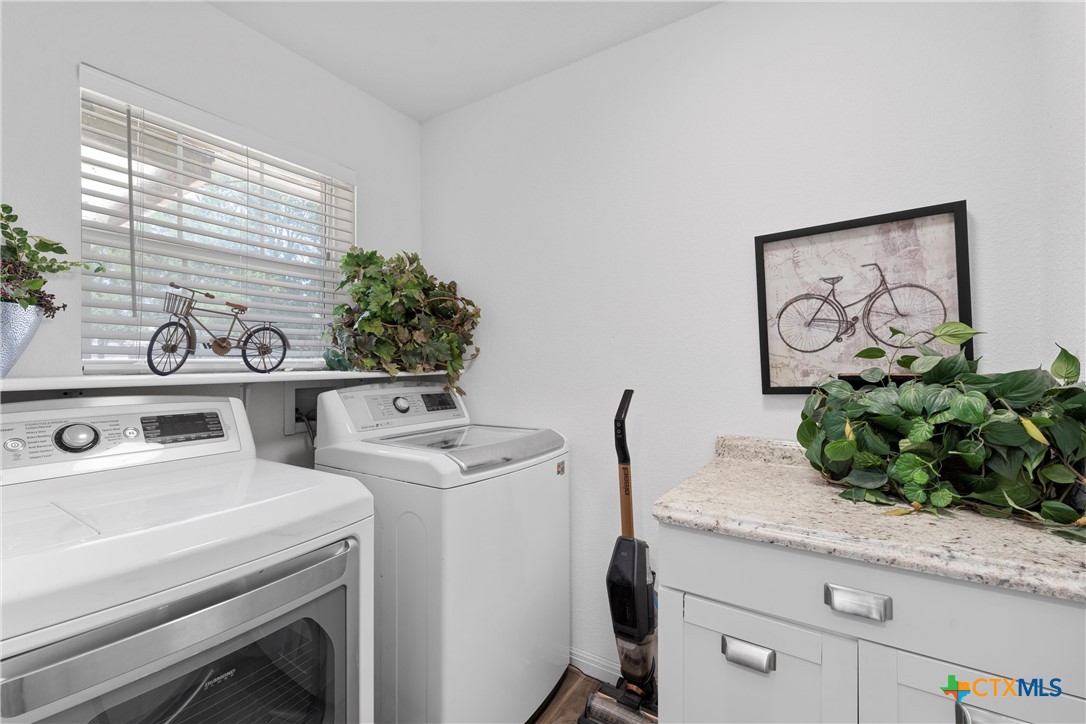 200 Hawk Ridge Property Photo 8