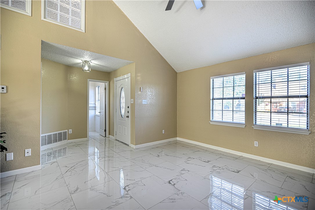 2016 Kingwood Drive Property Photo 13