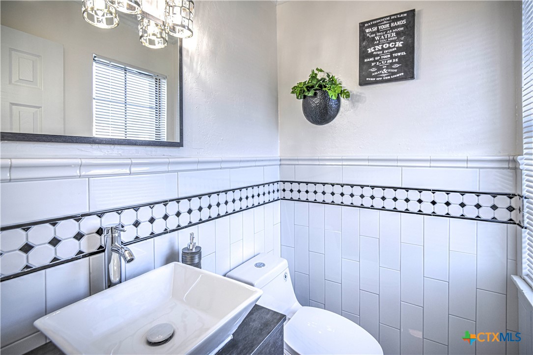 2016 Kingwood Drive Property Photo 15