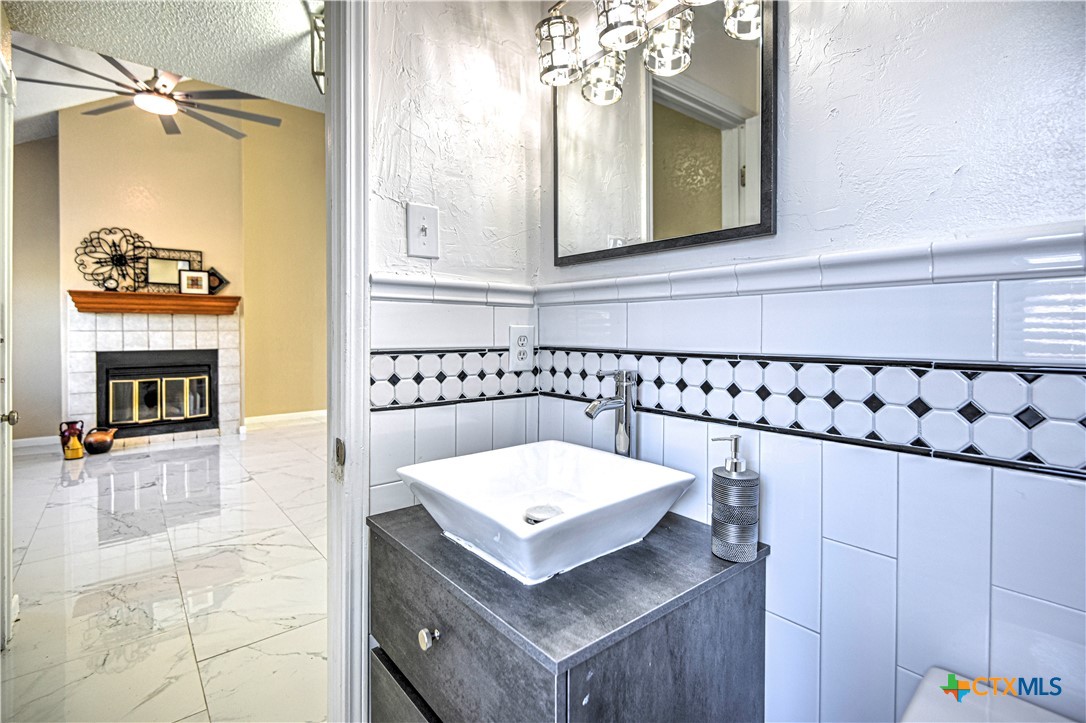 2016 Kingwood Drive Property Photo 16