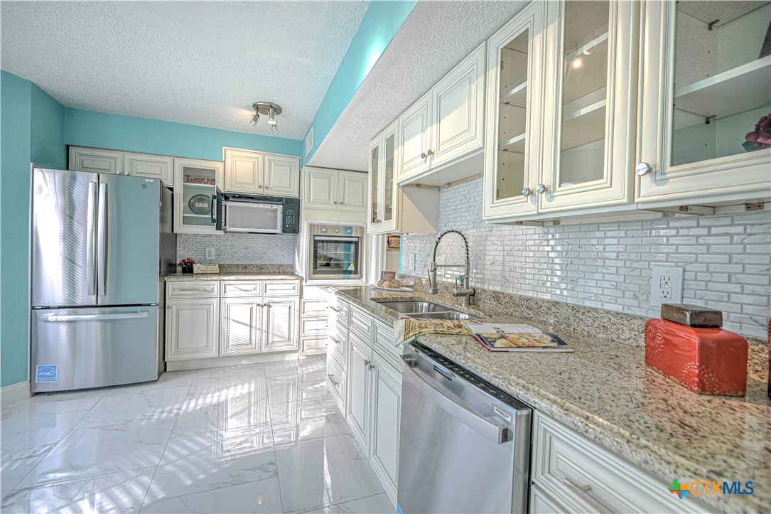 2016 Kingwood Drive Property Photo 18