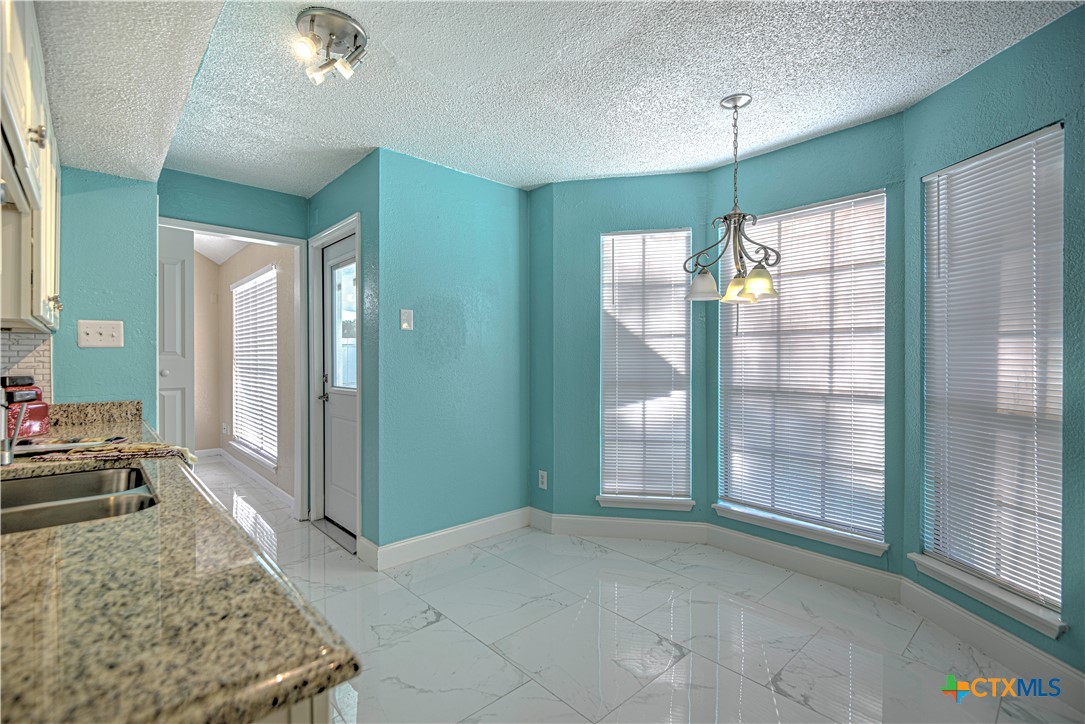 2016 Kingwood Drive Property Photo 20