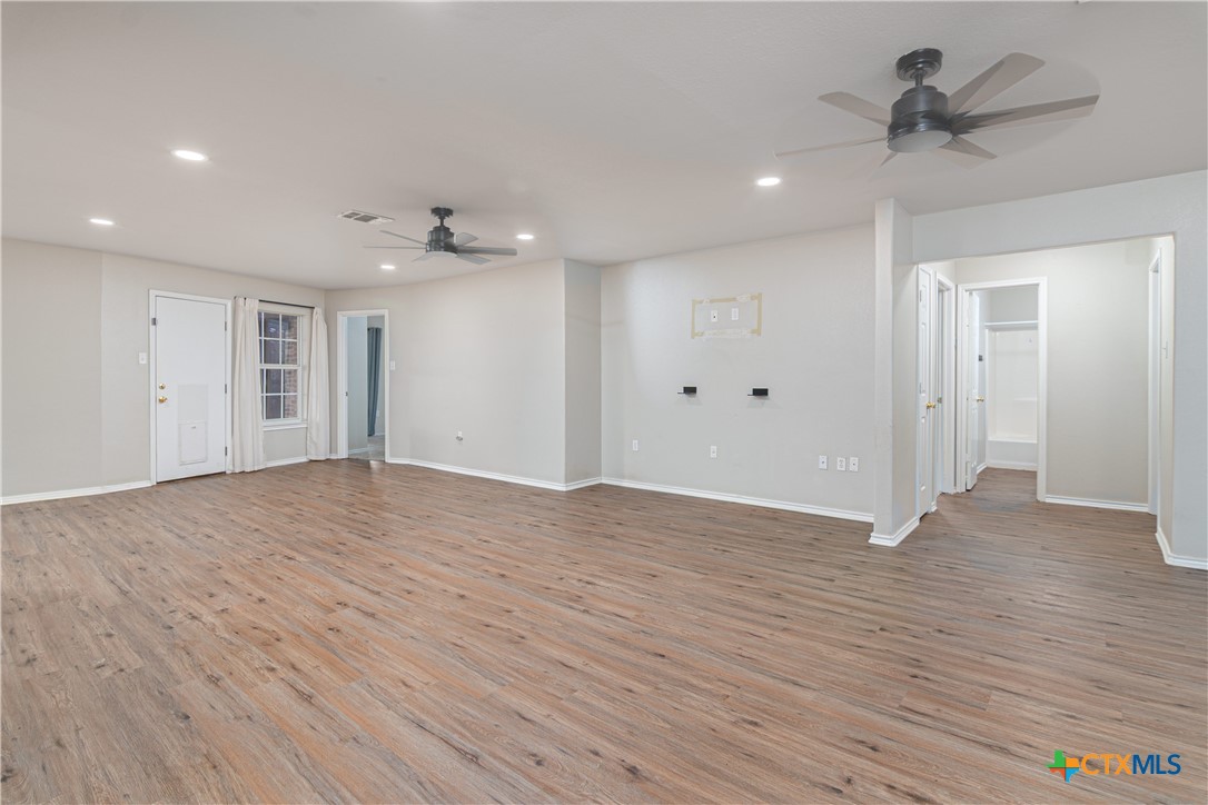 121 Castlewood Drive Property Photo 3