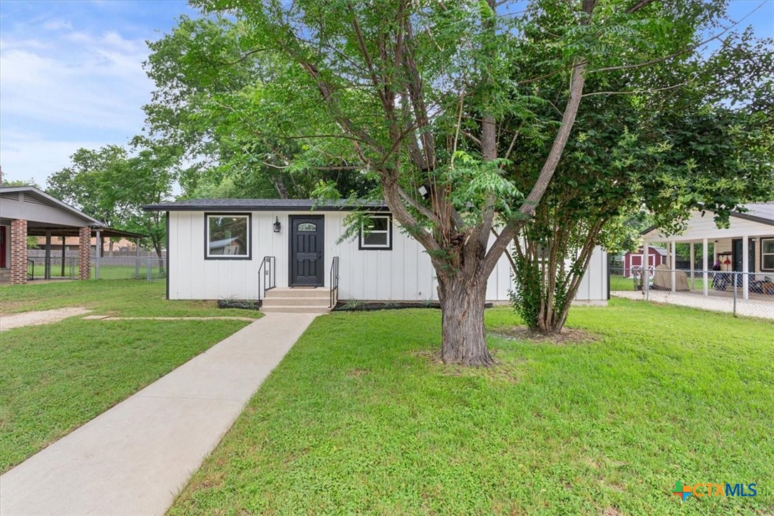 1208 Magnolia Street Property Photo 2