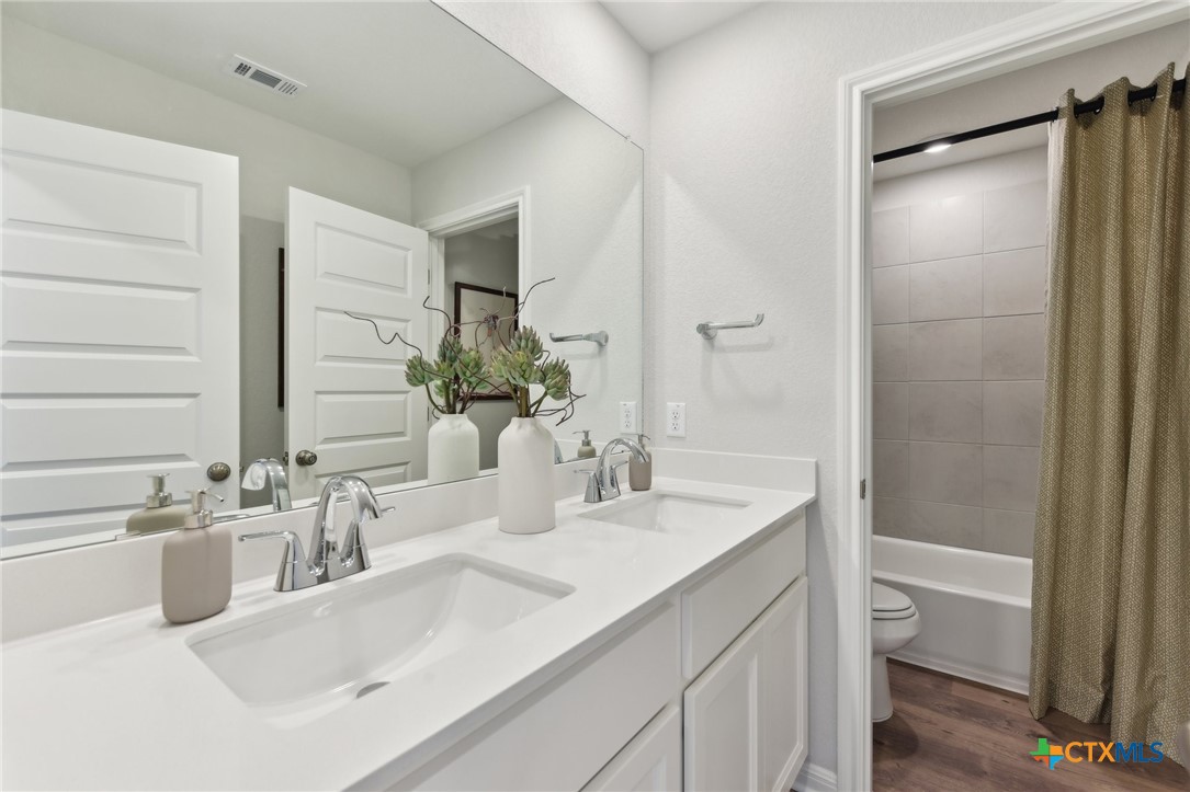 122 Cutleaf Cove Property Photo 10
