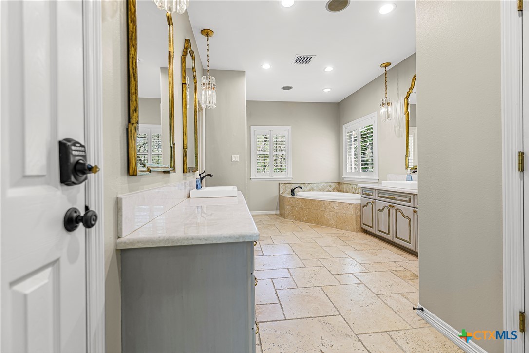 313 Treasure Oaks Road Property Photo 16