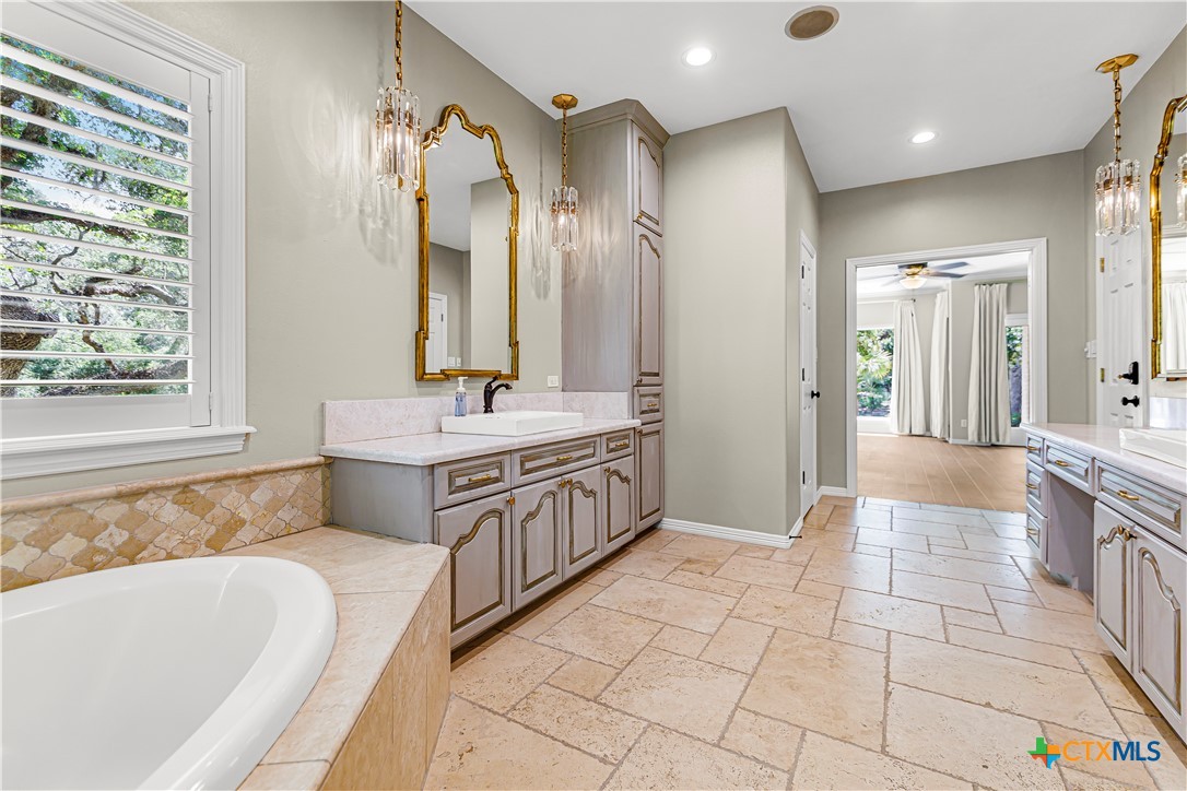313 Treasure Oaks Road Property Photo 17