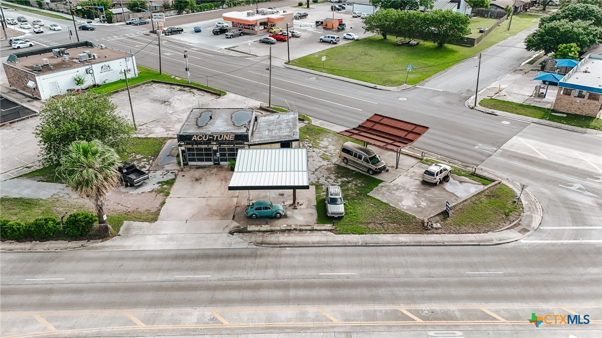 911 Sam Houston Drive Property Photo 5