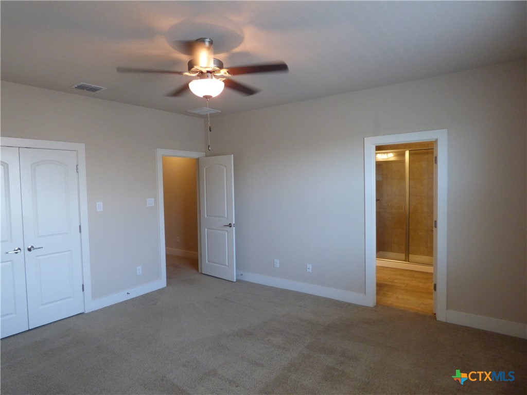918 Crystal Brook Cove Property Photo 3
