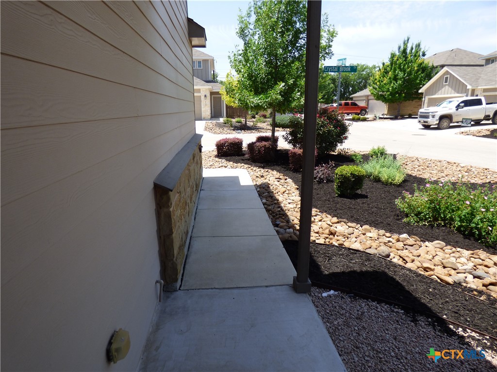 918 Crystal Brook Cove Property Photo 6