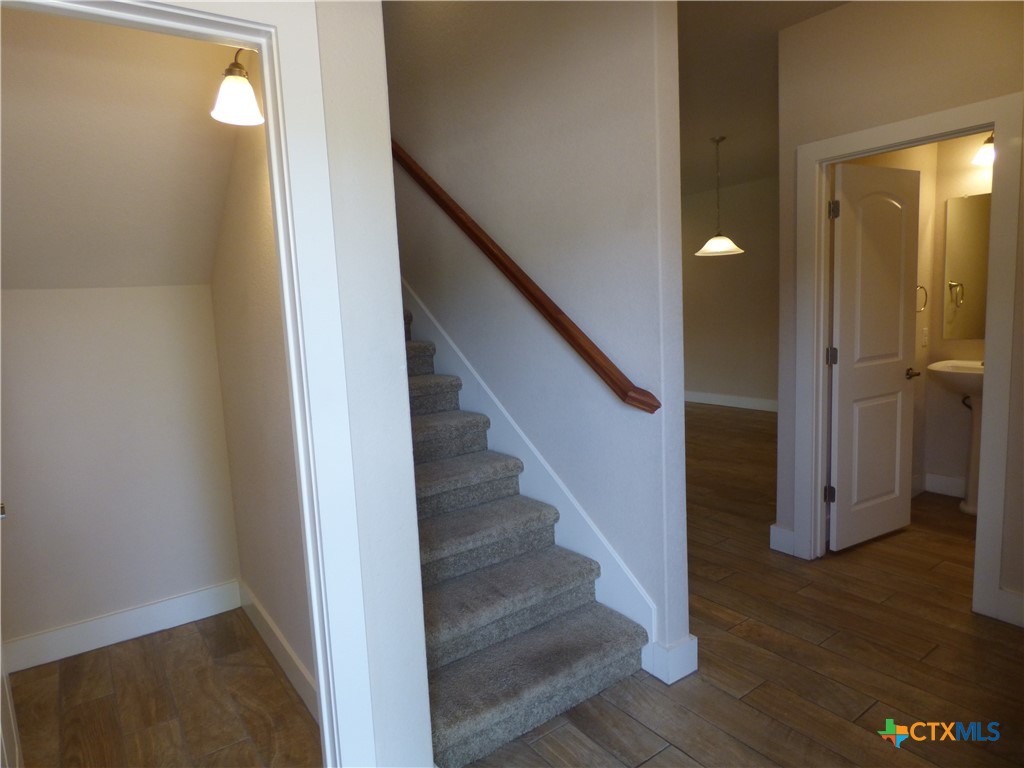 918 Crystal Brook Cove Property Photo 8