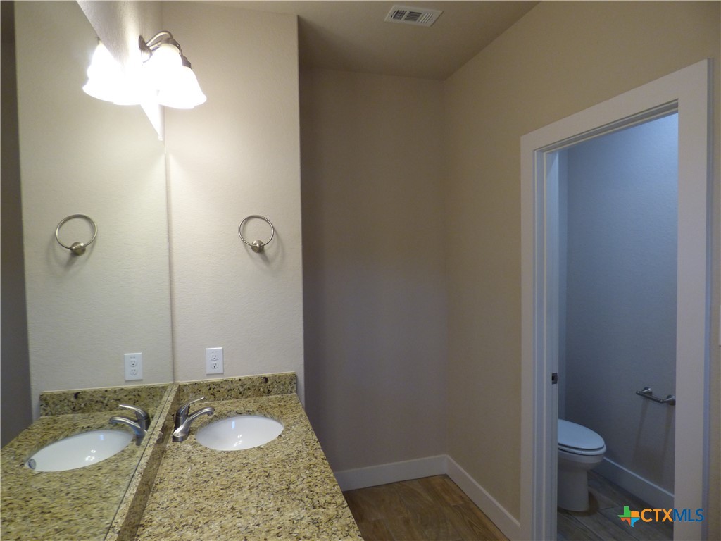 918 Crystal Brook Cove Property Photo 33