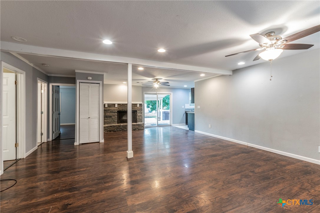 1109 Meadow Drive Property Photo 2