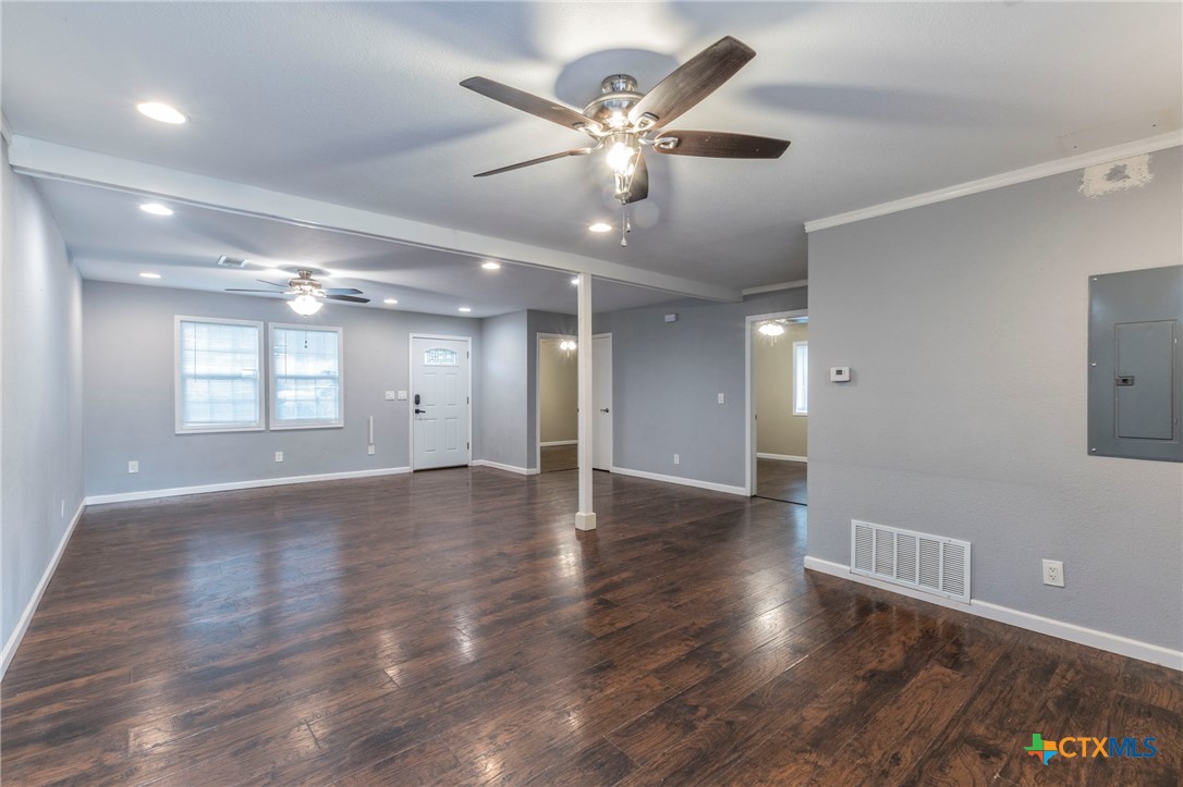 1109 Meadow Drive Property Photo 3