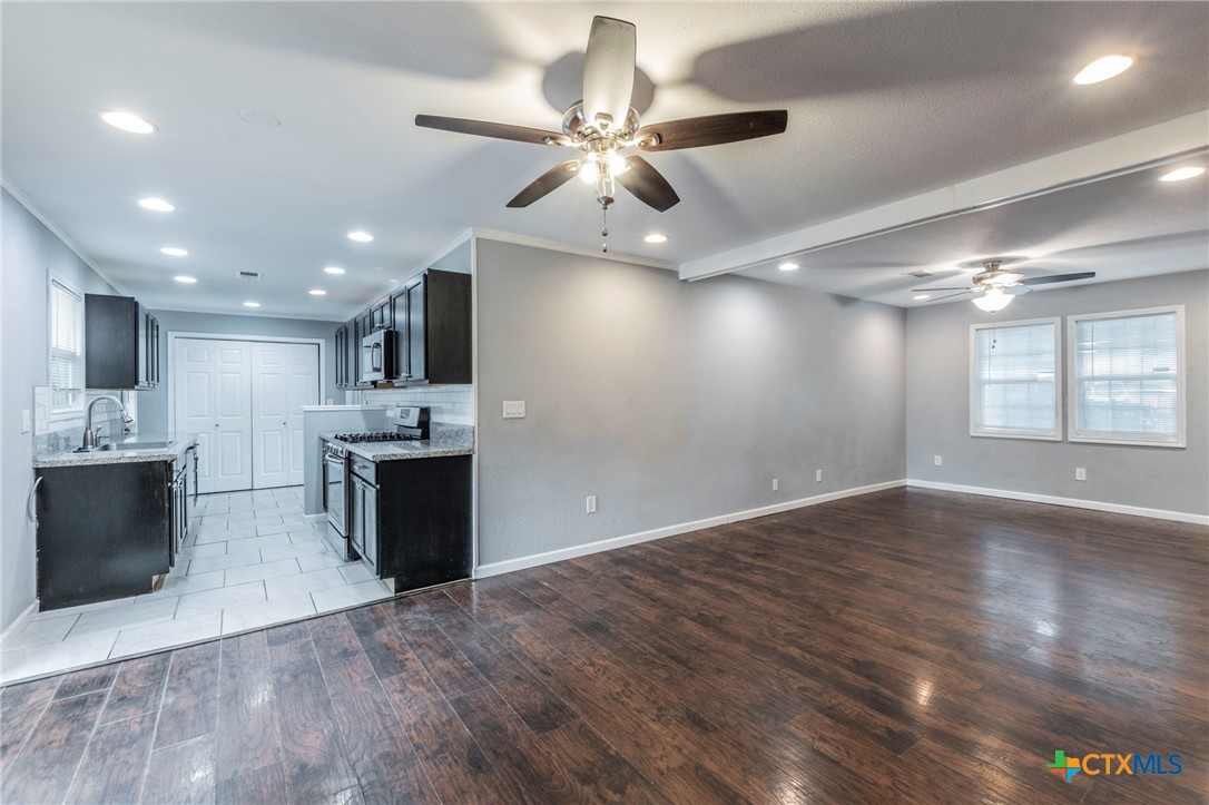 1109 Meadow Drive Property Photo 5