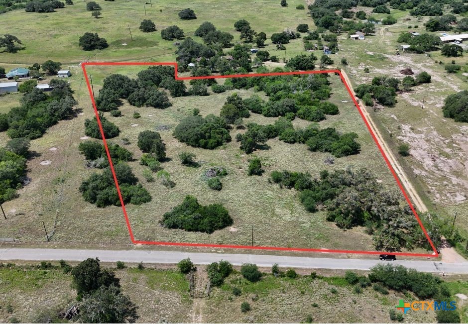 000 Kelley Road Property Photo 1
