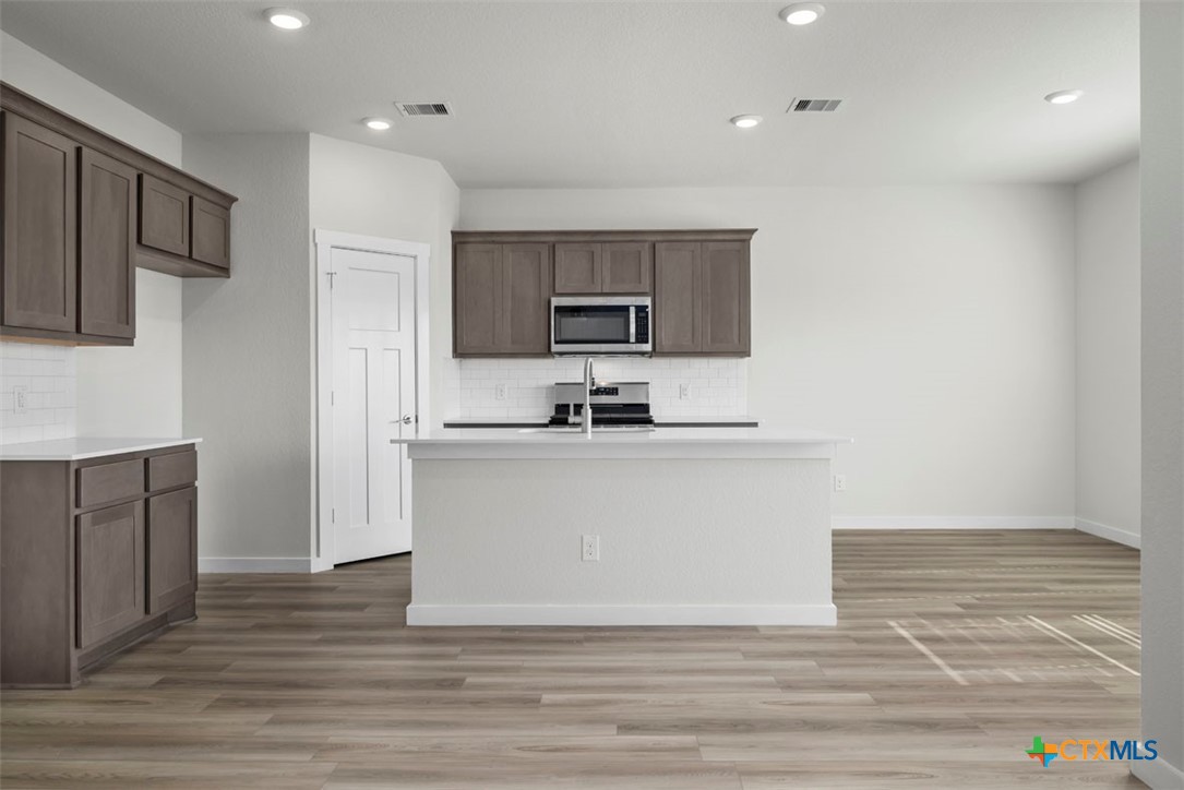 2508 Torbensen Court Property Photo 6