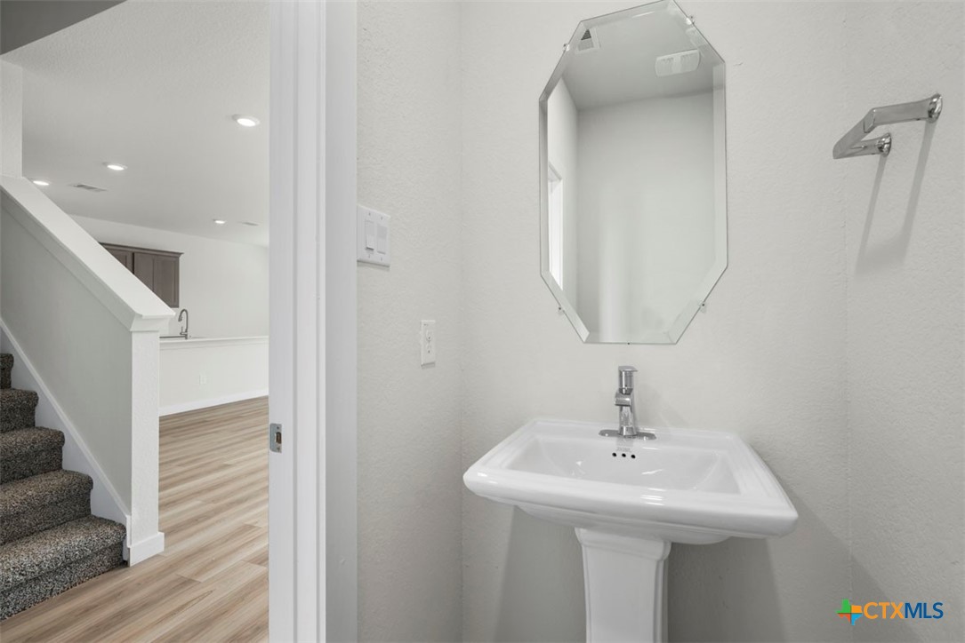 2508 Torbensen Court Property Photo 11