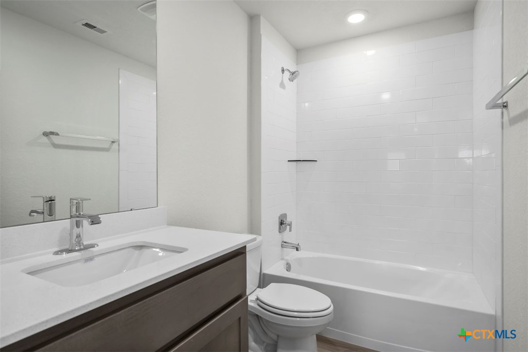 2508 Torbensen Court Property Photo 18