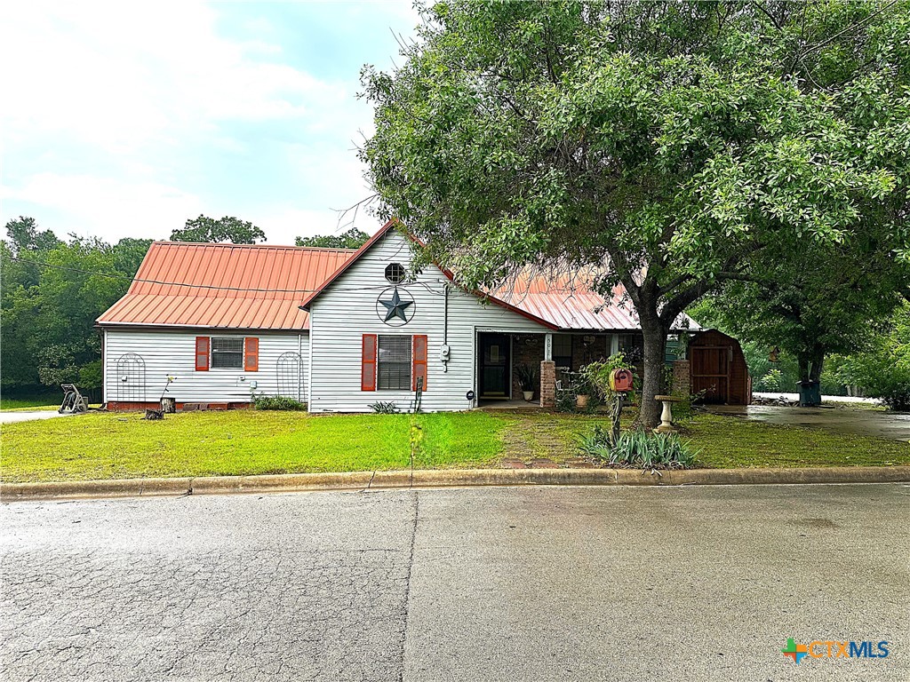 501 Live Oak Street Property Photo 1