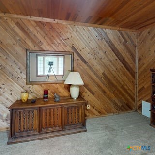 501 Live Oak Street Property Photo 3