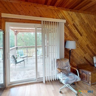 501 Live Oak Street Property Photo 6