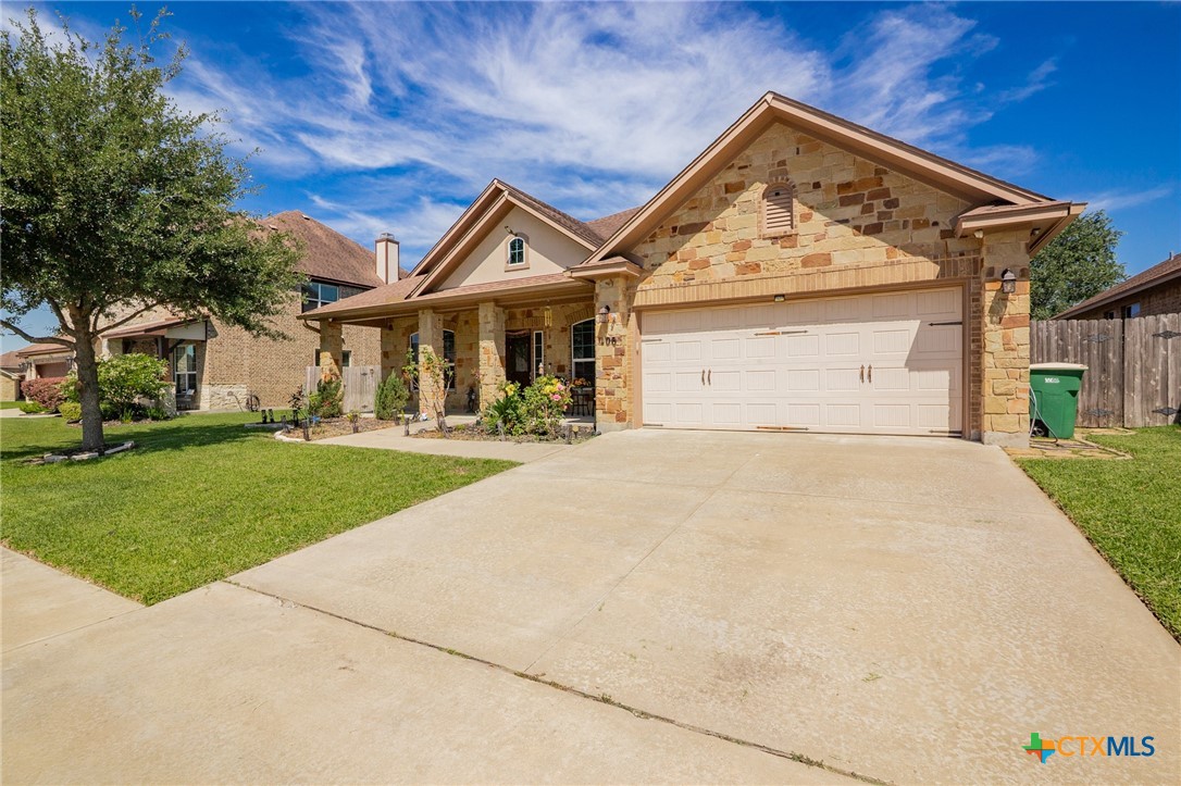 106 Sandstone Court Property Photo 2